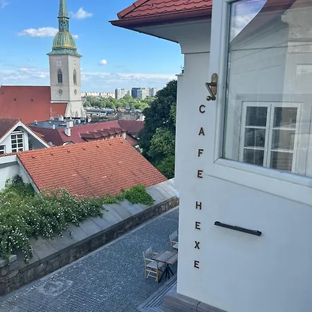 Cafe Hexe Daire Bratislava